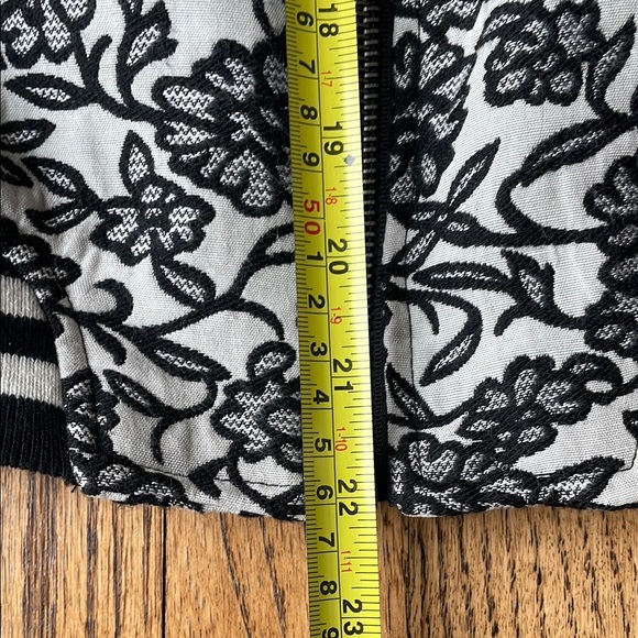 BB Dakota Black and White Floral Bomber Jacket - Picture 4 of 9